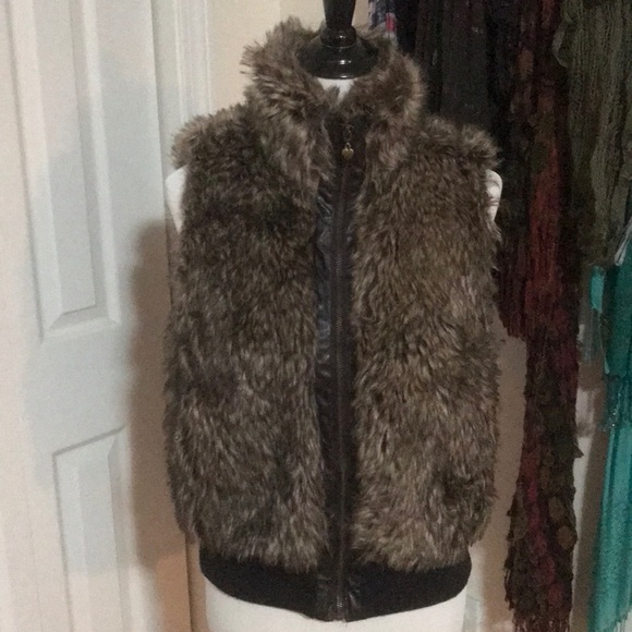 Faux fur vest - Picture 4 of 4